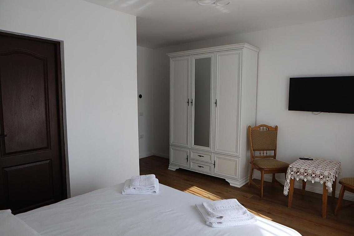 Hotel Casa Carmen Poienile Izei Zewnętrze zdjęcie